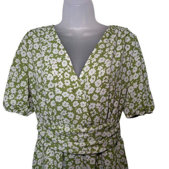 Heartloom Emory Green Floral Wrap Romper Size Small - Picture 5 of 6